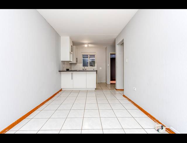 1 BEDROOM APARTMENT TO LET IN RADIOKOP